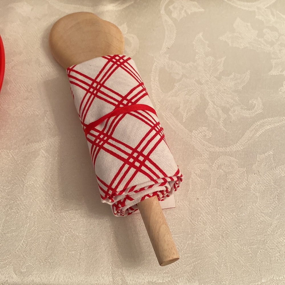 HALLMARK FRESH BAKED COOKIES CERAMIC PLATTER AND SPOON WITH TOWEL - Picture 4 of 6
